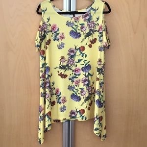 🟡🟣short sleeve cold shoulder 1X🟣🟡